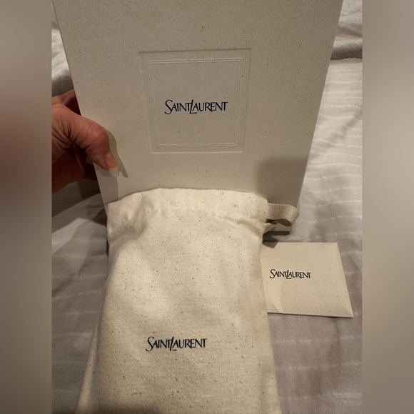 💥💥💥SOLD💥💥💥Yves Saint Laurent Beige Quilted Clutch with Gold Chain - Picture 15 of 15